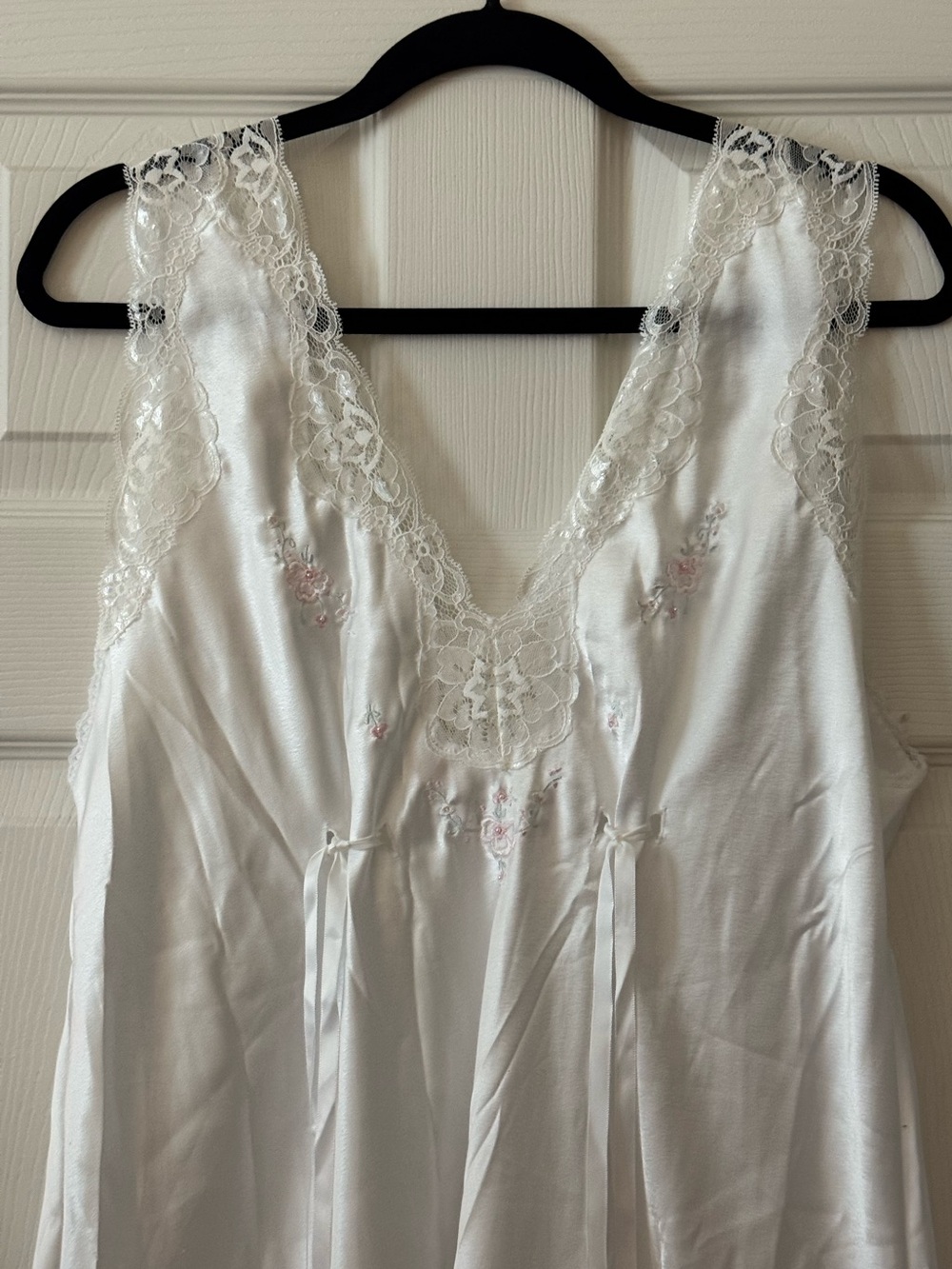 Satiny White Lace-Trimmed Chemise with Ribbons & Pink Embroidery from Barbizon - Picture 4 of 13